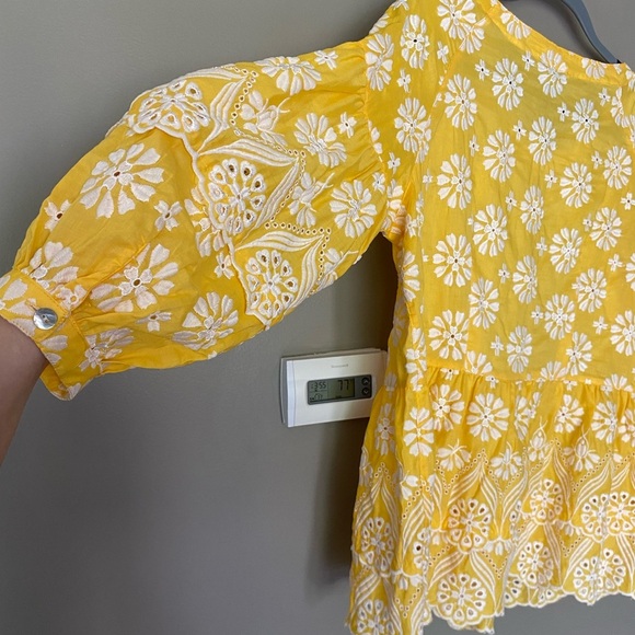 JOHN MARK Floral Embroidered 3/4 Puff Sleeve Ruffle Scalloped Hem Top Size M - Picture 6 of 8